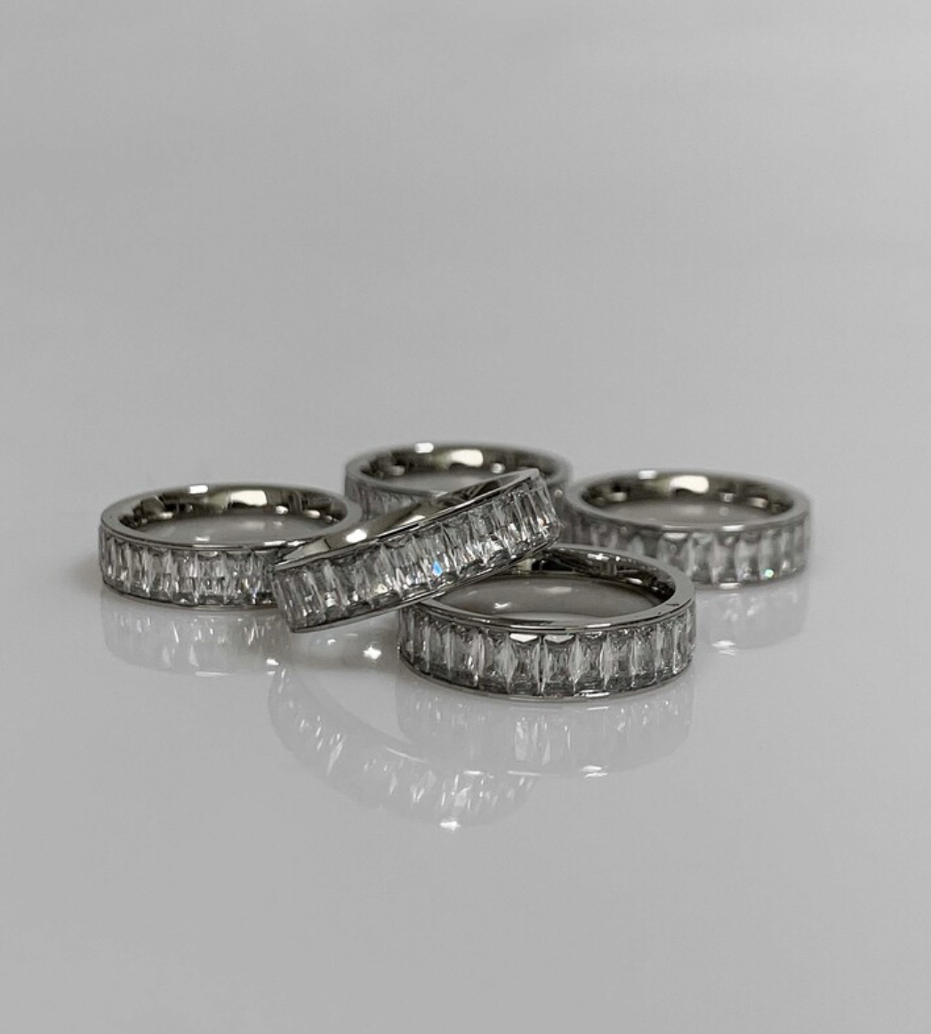 OFUSE - round cubic ring