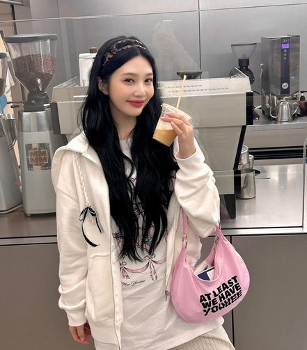 YOUHEE - RIBBON GRAPHIC T-SHIRTS (WHITE) [JOY同款]