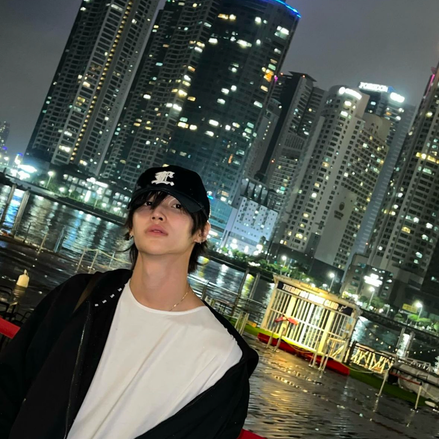 [JENNIE同款] [RIIZE WOOBIN同款] LMC - GOTHIC SATIN 6PANEL CAP (navy)