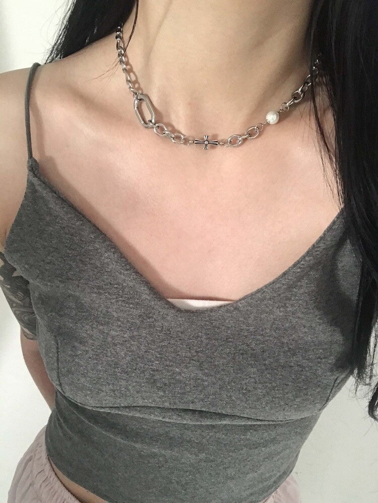 OFUSE - cross pearl choker
