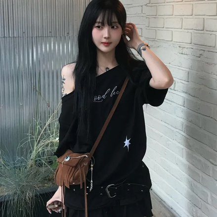 chicks - good luck one off shoulder tee (black)