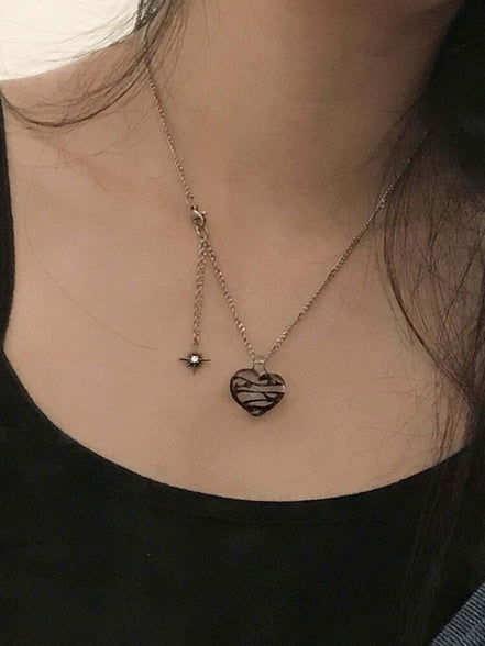 OFUSE - dark heart necklace