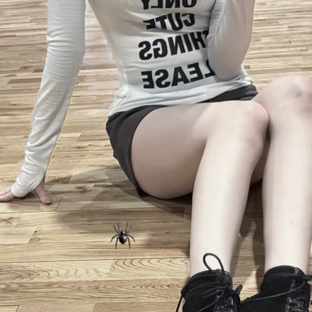 (asa/ taeyeon同款) pleasenofollow - kacy lettering long off shoulder top (white)