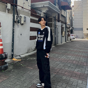 AMES V NECK UNIFORM SWEATSHIRT BLACK