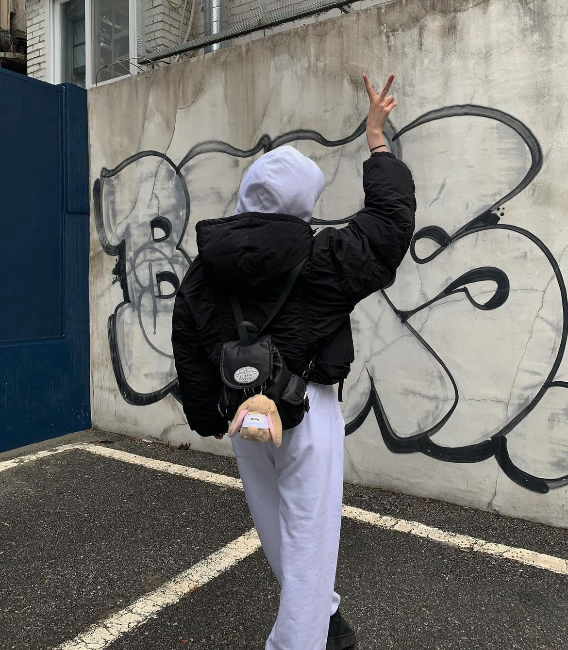 LOTSYOU -NOSTALGIA CHUBBY BACKPACK (BLACK) [JENNIE同款]