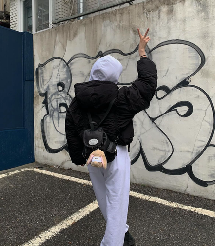 LOTSYOU -NOSTALGIA CHUBBY BACKPACK (BLACK) [JENNIE同款]