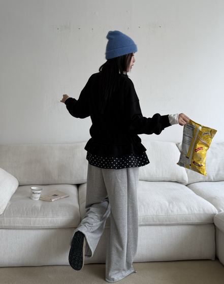 KR DOTIE SWEATSHIRT (5 COLORS)