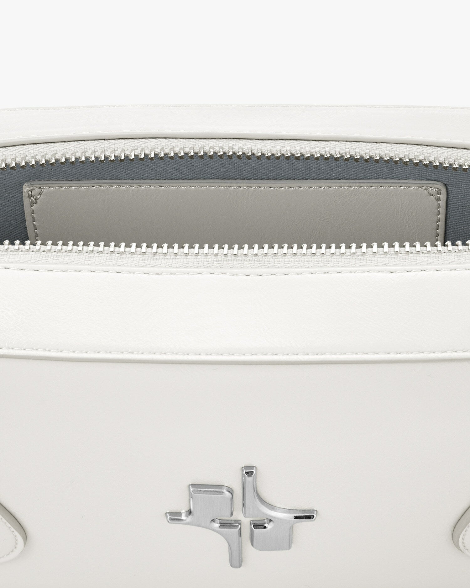 FINDKAPOOR - ILA BAG 30 (WHITE)
