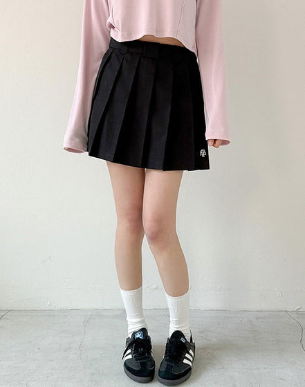 MUAHMUAH - STITCH LOGO PLEATS SKIRT (BLACK)