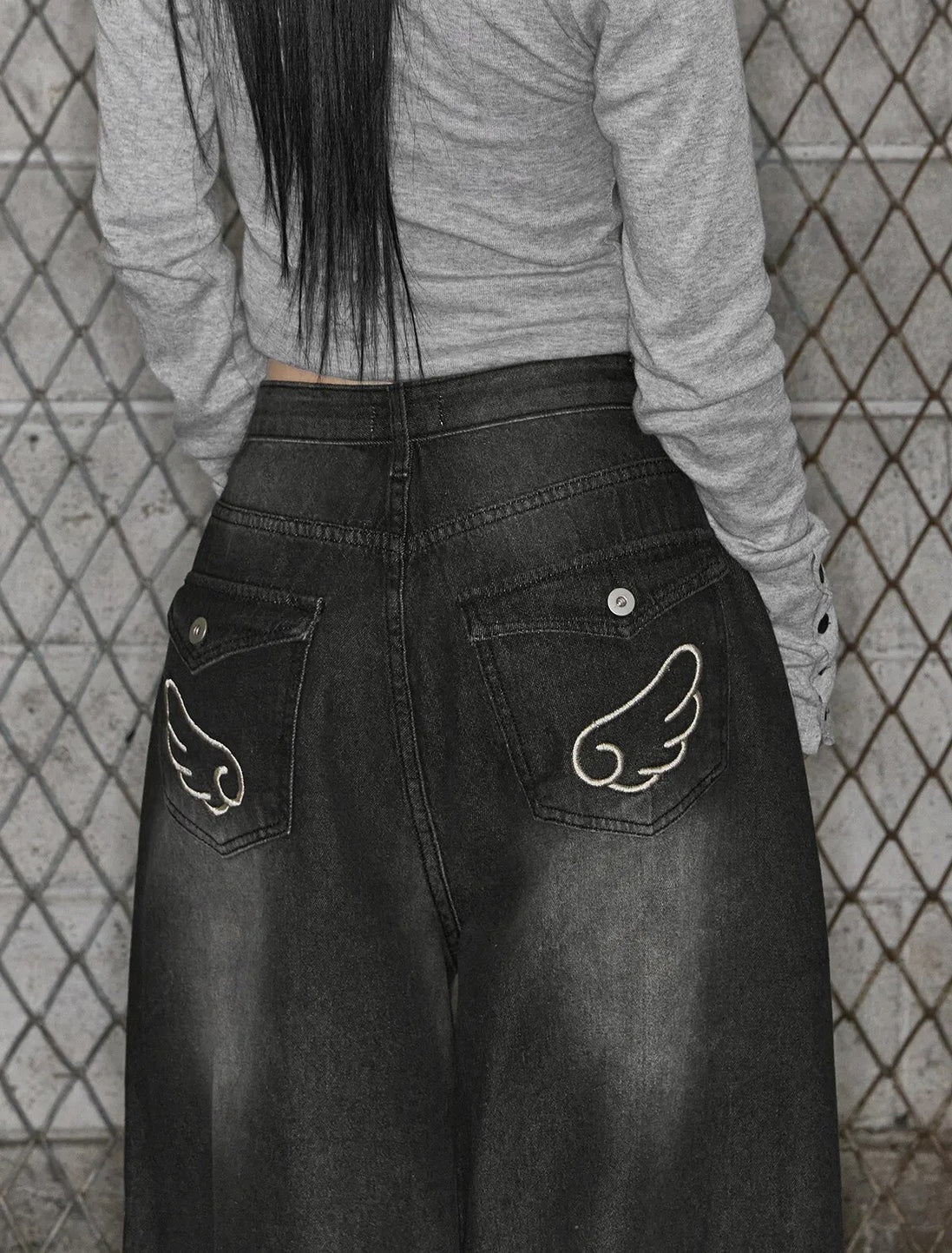 Looxp - Angel Wing Washing Back Pocket Wide Denim (Black Blue)
