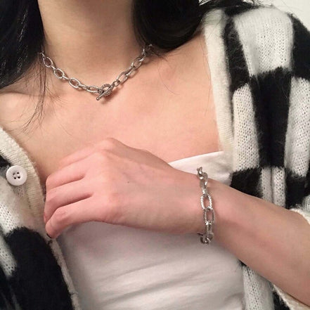 OFUSE - sparkle toggle choker