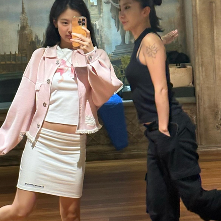 [JENNIE同款] ronron -DOUBLE RIBBON SLIM CROP T SHIRT WHITE PINK