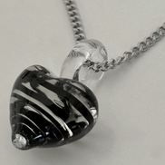 OFUSE - dark heart necklace