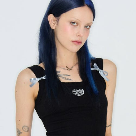 LUVISTRUE - HEART RIBBON TEE (BLACK)