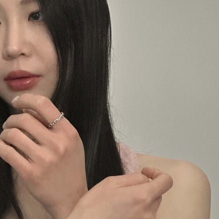 OFUSE - heart knot ring