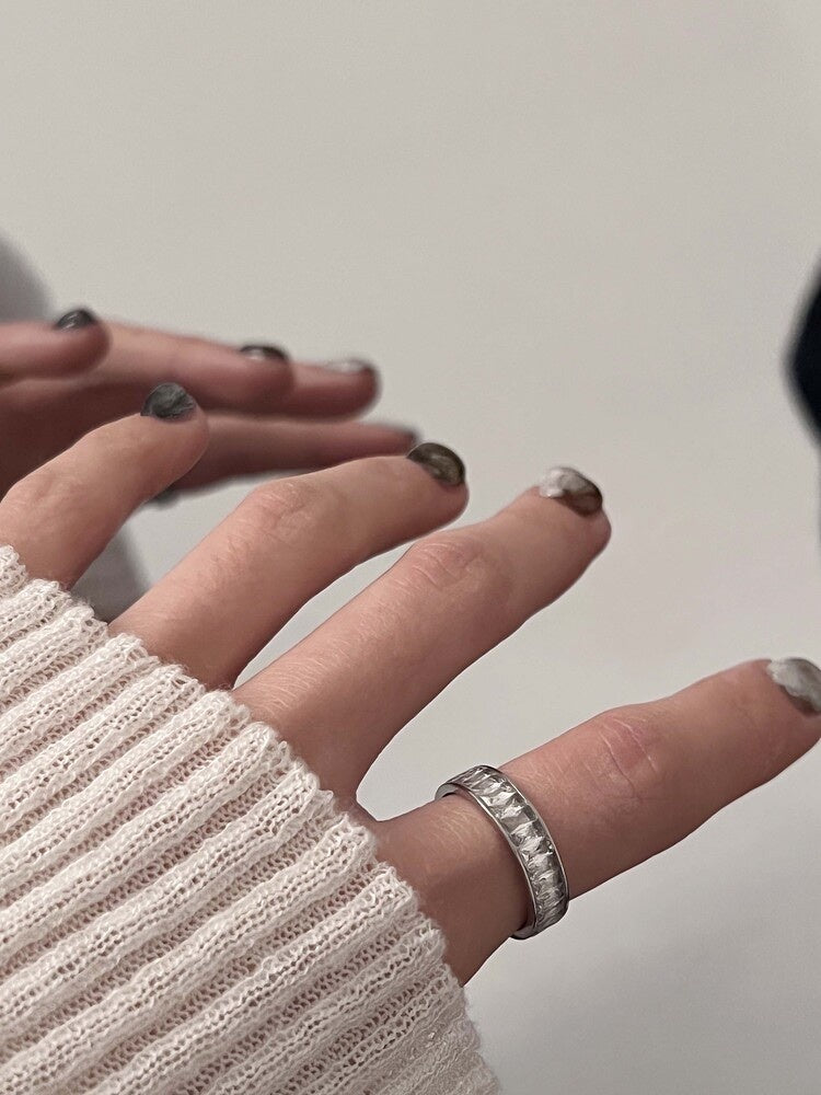 OFUSE - round cubic ring