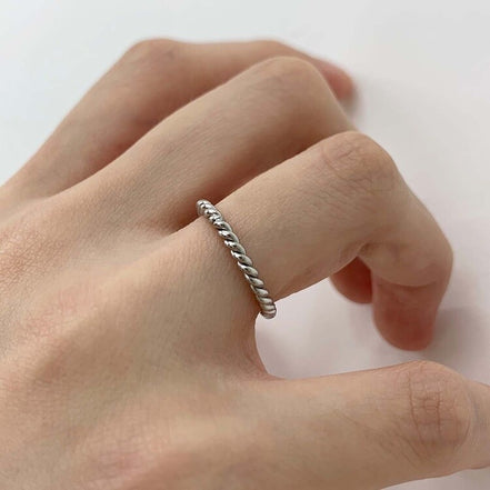 OFUSE - twist ring
