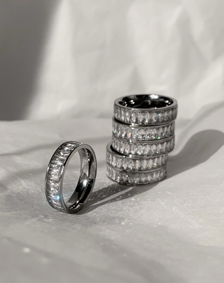 OFUSE - round cubic ring