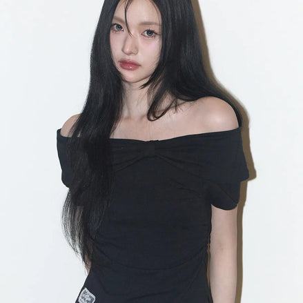 BOW OFF SHOULDER TEE (BLACK)