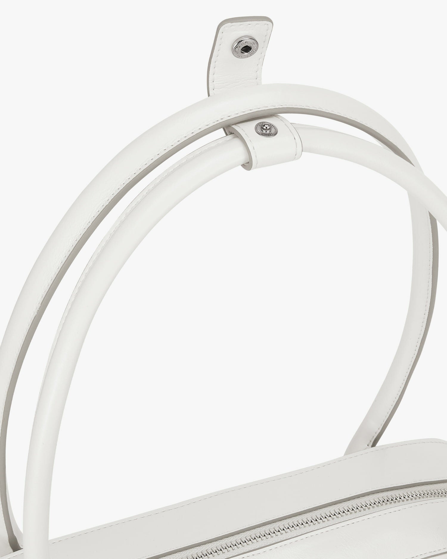 FINDKAPOOR - ILA BAG 30 (WHITE)