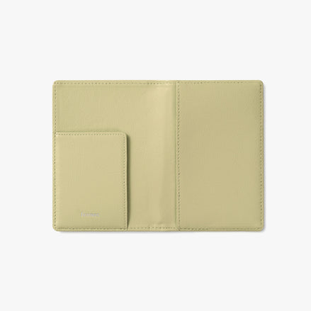 CRINKLE PASSPORT CASE (SOFT OLIVE)
