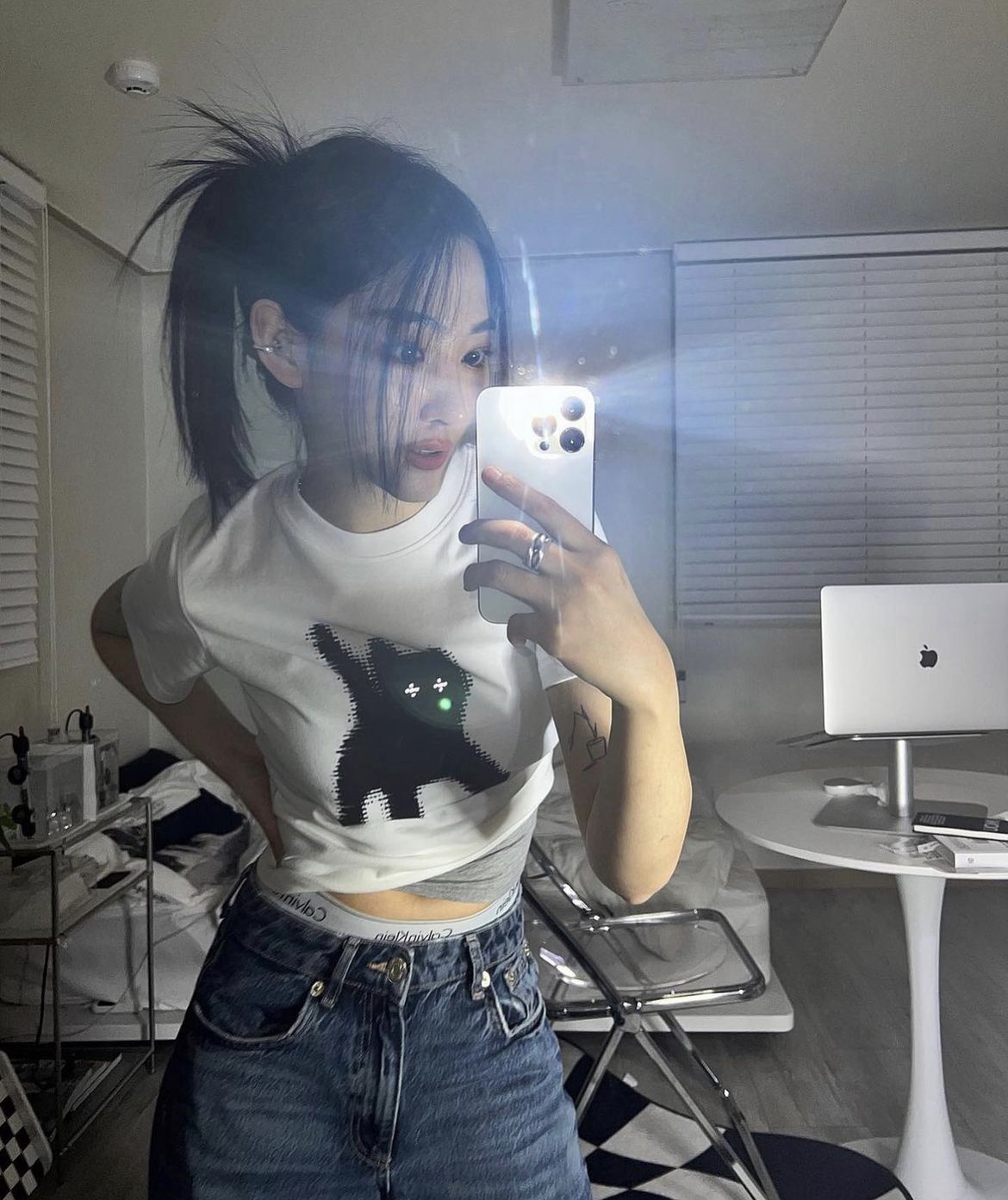 AEAE - FLASHED CATS EYE CROP T-SHIRTS [WHITE]