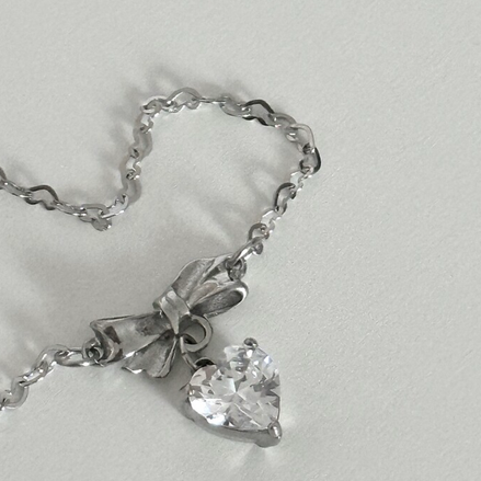 OFUSE - 24 winter - cubic heart necklace