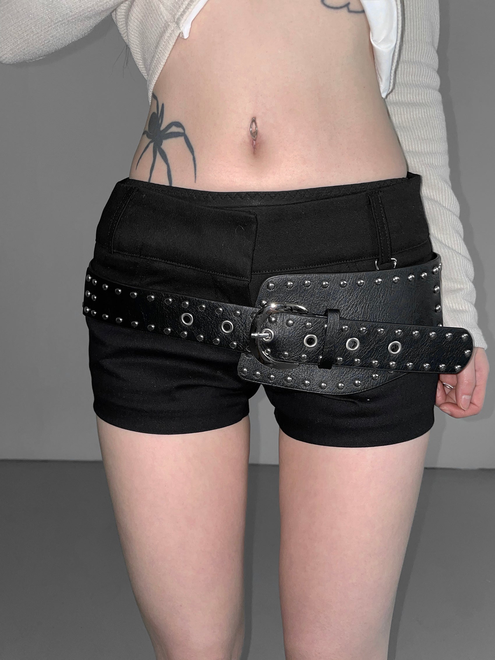 KR LOW SHORTS (2 COLORS)