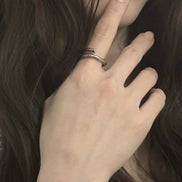 OFUSE - curve ring