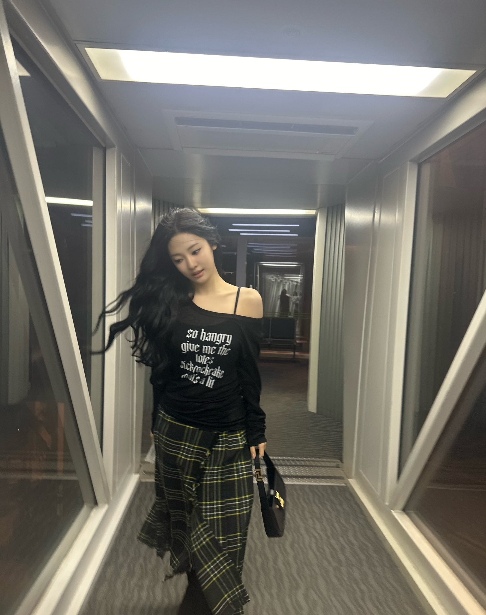 [NINGNING同款] Rock Cake - Funk Mesh Top (BLACK)