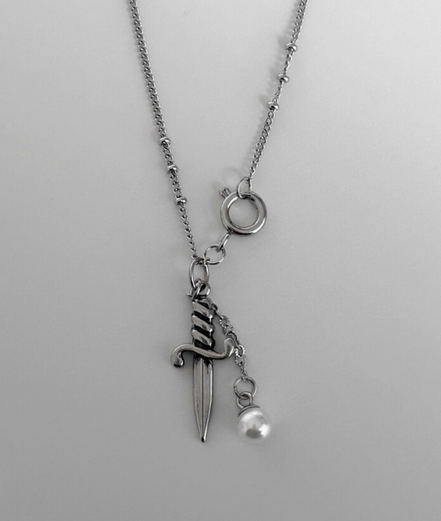 OFUSE - pearl drop necklace (knife)
