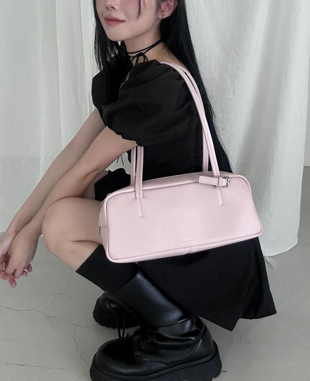 Stand Oil - More Baguette Bag (Baby Pink)