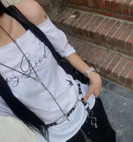 chicks - good luck one off shoulder tee (white)