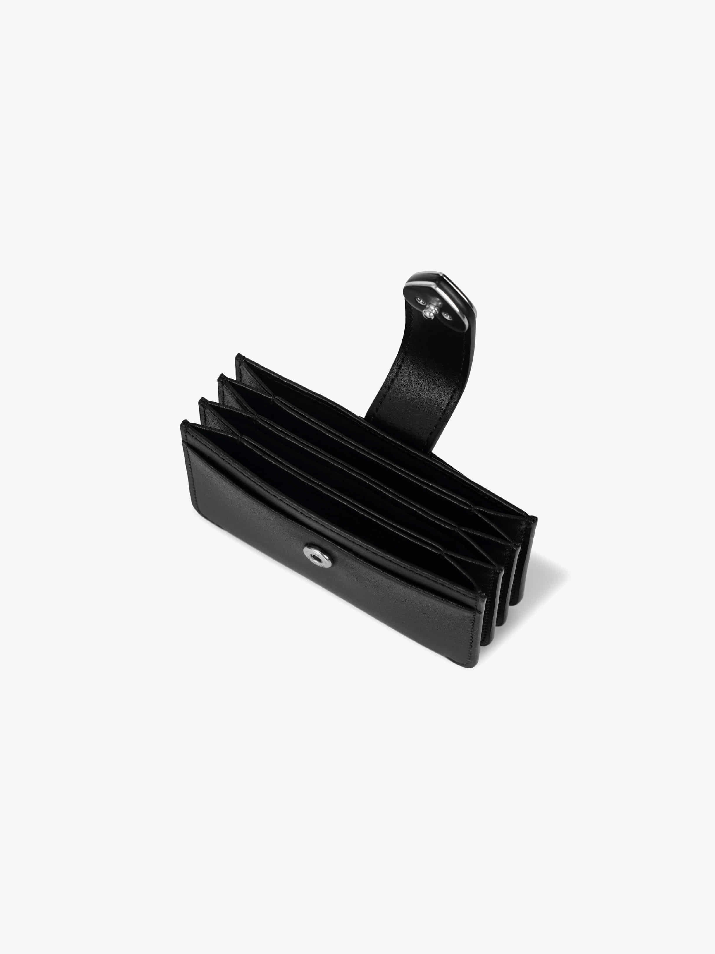 HEARTY 4 ACCORDION (BLACK)