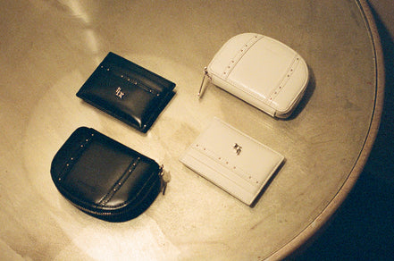 THREE TIMES - Classic stud card holder (Ivory)