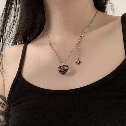 OFUSE - dark heart necklace