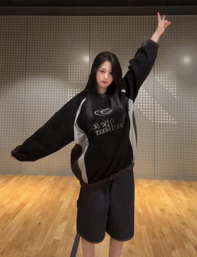 [ahyeon同款] 1993studio - speed rider raglan sweatshirt (black)