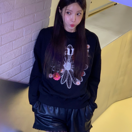 MARDI MERCREDI - SWEATSHIRT FLOWERMARDI BLOSSOM_BLACK CREAM