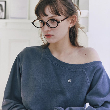 letter from moon - off shoulder sweatshirt (pigment blue)