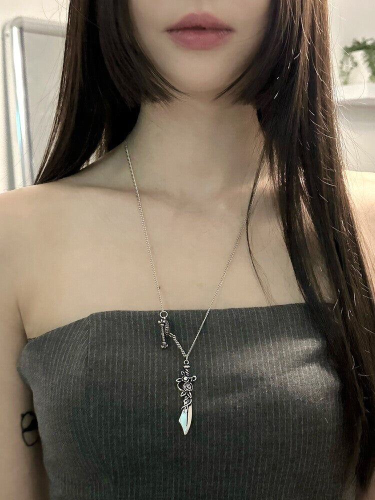OFUSE - rose knife necklace